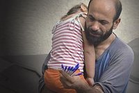 Fotografie syrského uprchlíka obletěla svět: Díky novináři vydělal 3 miliony