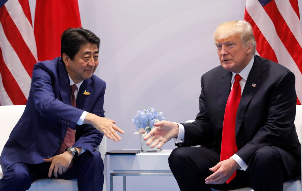 Donald Trump a Šinzó Abe