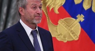Za Abramoviče orodoval u Bidena Zelenskyj! Oligarcha prý chystá nákup tureckého klubu Za Abramoviče orodoval u Bidena Zelenskyj! Oligarcha prý chystá nákup tureckého klubu