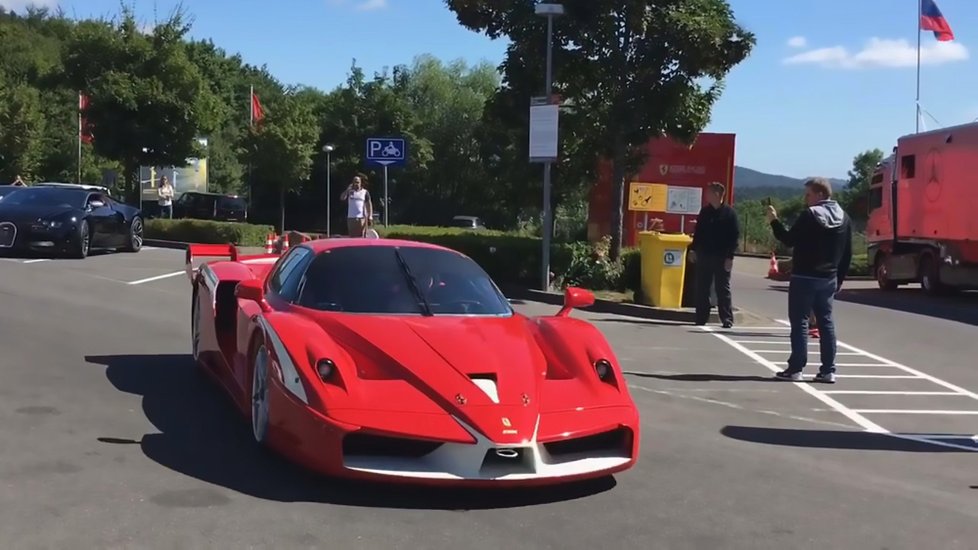 Oligarchův vůz Ferrari FXX