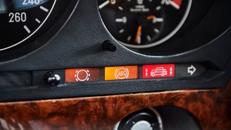 ABS prakticky: Co to je, jak funguje, brzdná dráha a kontrolka ABS prakticky: Co to je, jak funguje, brzdná dráha a kontrolka