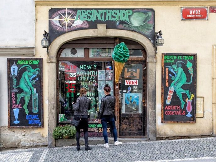 Absinth shop v Praze na Malé Straně