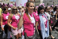 Pochod proti rakovině: Absolonová, Brodská a Borhyová v čele růžové laviny