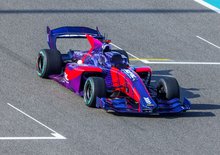 Stroje dotahují závodníky v časech na kolo. Něco jim však chybí