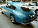 Prvním britským hatchbackem bylo kupé Aston Martin DB2/4 z roku 1953. Druhým bylo kupé AC Aceca.