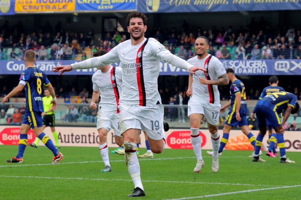 AC Milán porazil Veronu 3:1 a upevnil si druhé místo v tabulce