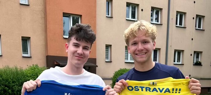 Oba bojovníci si vyměnili dresy