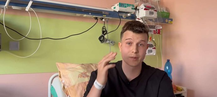 Adam podstupuje chemoterapie.