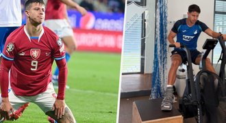 Smolař Hložek: Dře v botě Smolař Hložek: Dře v botě