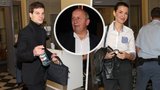 Expartnerka Adama Krause u soudu tvrdila: Výhrůžky slavným otcem!