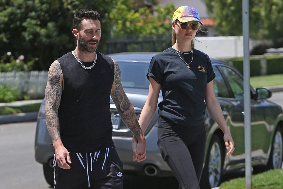 Adam Levine s manželkou