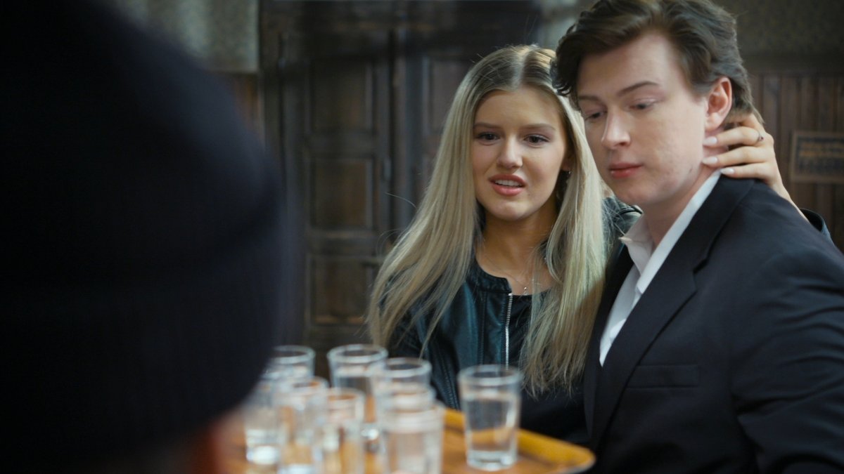 Adam Mišík coby Dominik s Natálkou Jiráskovou, která je ve skutečnosti jeho oficiální přítelkyní.