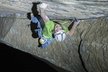 Český lezec Adam Ondra za 8 dní pokořil jeden z nejtěžších vícedélkových přelezů.