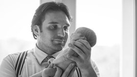 Operní pěvec Adam Plachetka s předčasně narozenými dětmi