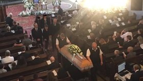 Srdcervoucí pohřeb Adámka