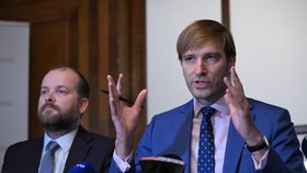 Adam Vojtěch (za ANO) na tiskové konferenci k novele zákona o veřejném zdravotním pojištění (září 2026)