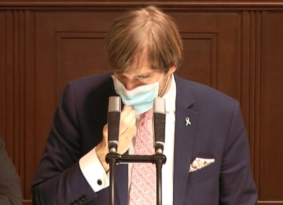 Sněmovna o koronaviru: Adam Vojtěch (za ANO) se bránil kvůli nákupu ochranných prostředků ministerstvem zdravotnictví. (28.4.2020)