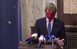 Ministr Adam Vojtěch (za ANO) během tiskovky k opatřením či nákupu respirátorů mluvil mj. o pormořenosti Česka a testování (6.4.2020)
