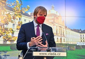 Ministr zdravotnictví Adam Vojtěch (za ANO) po jednání vlády (18.11.2021)
