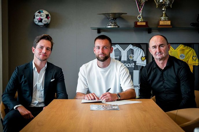 Adam Zadražil prodloužil smlouvu v Hradci Králové až do roku 2031 Adam Zadražil prodloužil smlouvu v Hradci Králové až do roku 2031