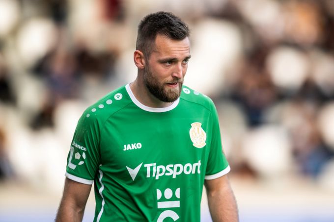 Přesun Zadražila do Slavie se protahuje. Hradec žádá hráčskou kompenzaci. Koho chce? Přesun Zadražila do Slavie se protahuje. Hradec žádá hráčskou kompenzaci. Koho chce?