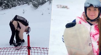 Adamczyková vyrazila na snowboard se zvláštním doplňkem: Parťačka Hopjáková se jí vysmála Adamczyková vyrazila na snowboard se zvláštním doplňkem: Parťačka Hopjáková se jí vysmála