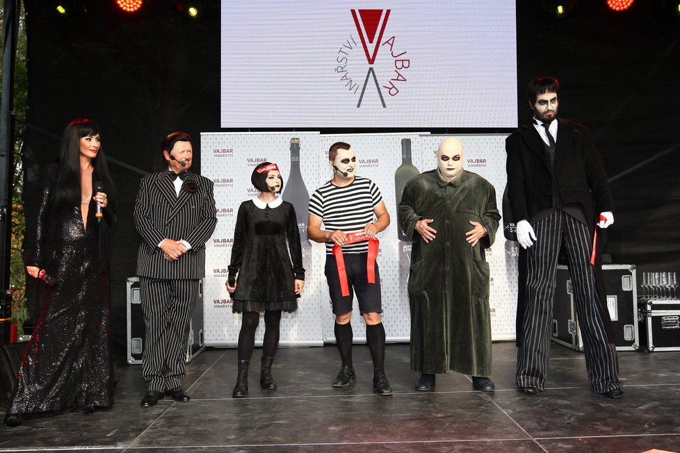 Muzikál The Addams Family se vrátí do divadla až v druhé polovině září.