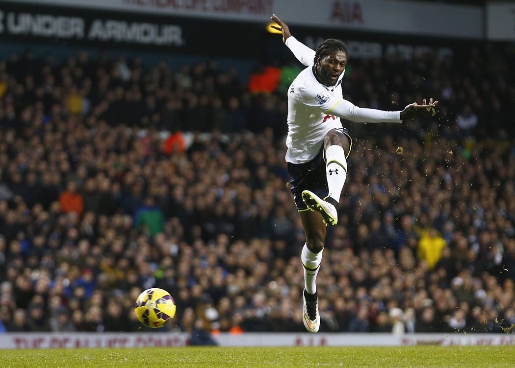 Emmanuel Adebayor už v dresu Tottenhamu