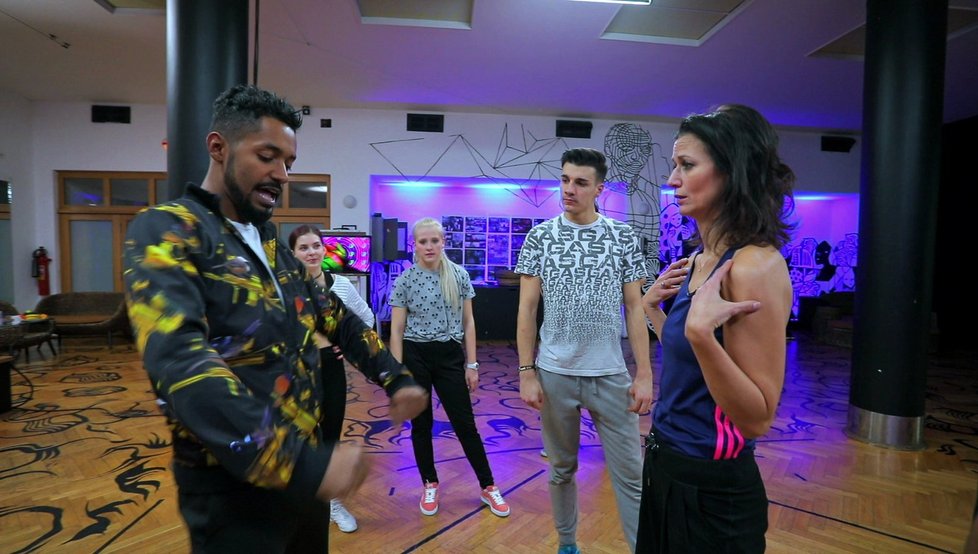 U choreografa Yemiho A.D. si musela vyžádat speciální hodiny.