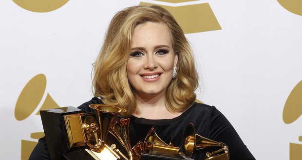 Adele prodala po světě miliony alb