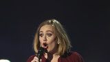 Adele se vrátila na domácí pódia: Příjemně staromódní show, ocenila její vystoupení britská média