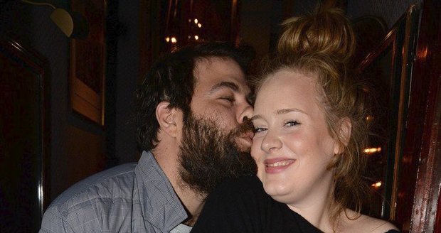 Adele a Simon na začátku vztahu zářili štěstím