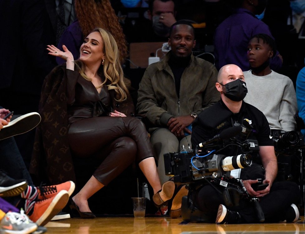 Adele a Rich Paul na zápase Lakers.