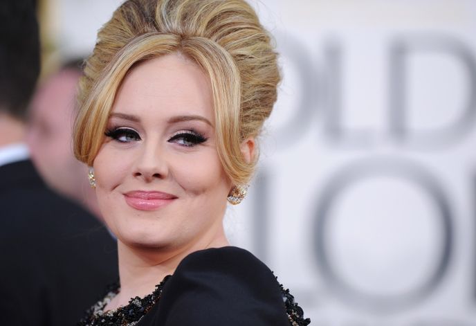 Adele si potrpí na elegantci a perfektně upravený vzhled.