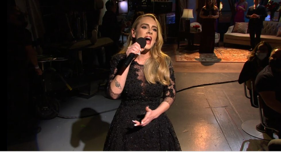 Zpěvačka Adele v shot Saturday Night Live