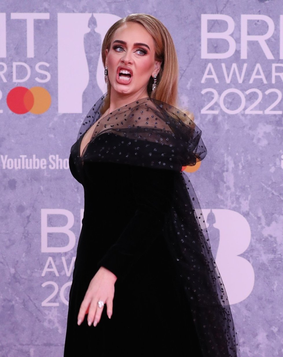 Zpěvačka Adele na předávání hudebních cen Brit Awards