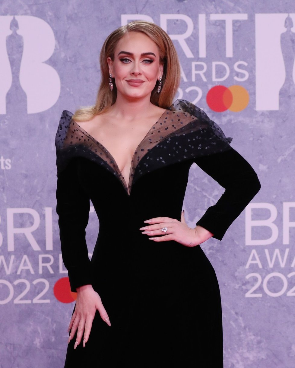 Zpěvačka Adele na předávání hudebních cen Brit Awards