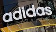 Pod výzvu za důslednější ochranu klimatu se podepsalo 69 německých korporací, například výrobce sportovního oblečení Adidas.