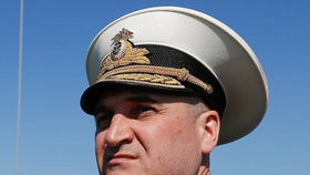 Admirál Černomořské flotily Igor Osipov (49).