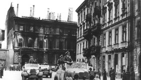 Adolf Hitler ve Varšavě