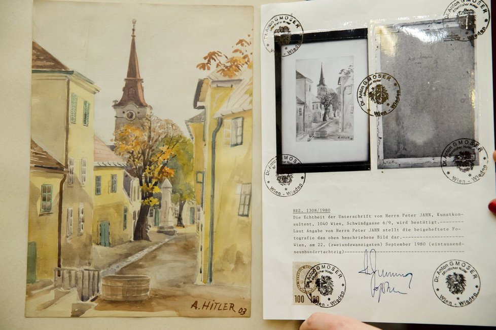 Obrazy a kresby, které vytvořil nacistický vůdce Adolf Hitler.