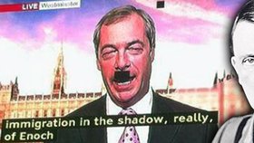 Farage se hájil, že není rasista ani fašista. Zrovna v ne úplně vhodný okamžik