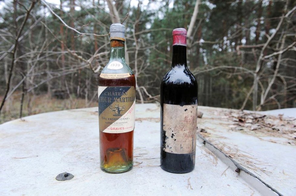 Nalezené lahve vína - bílé 1939 Chateau Latour-Matillac a červené