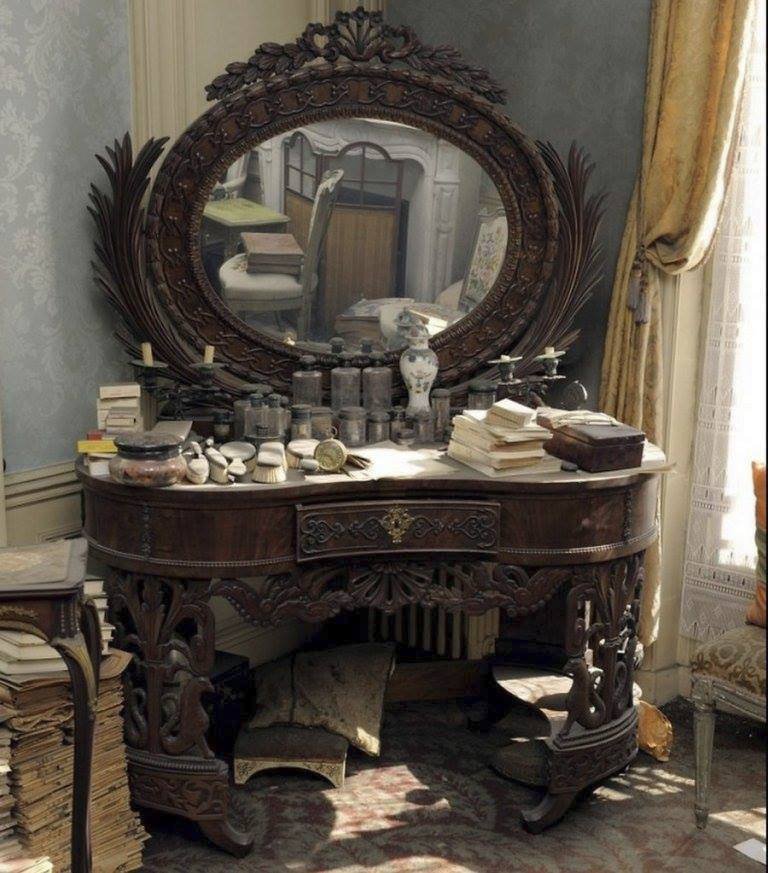 Historické zrcadlo.