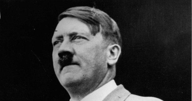 Hitler měl deformovaný mikropenis, tvrdí historici. A k tomu jenom jedno varle