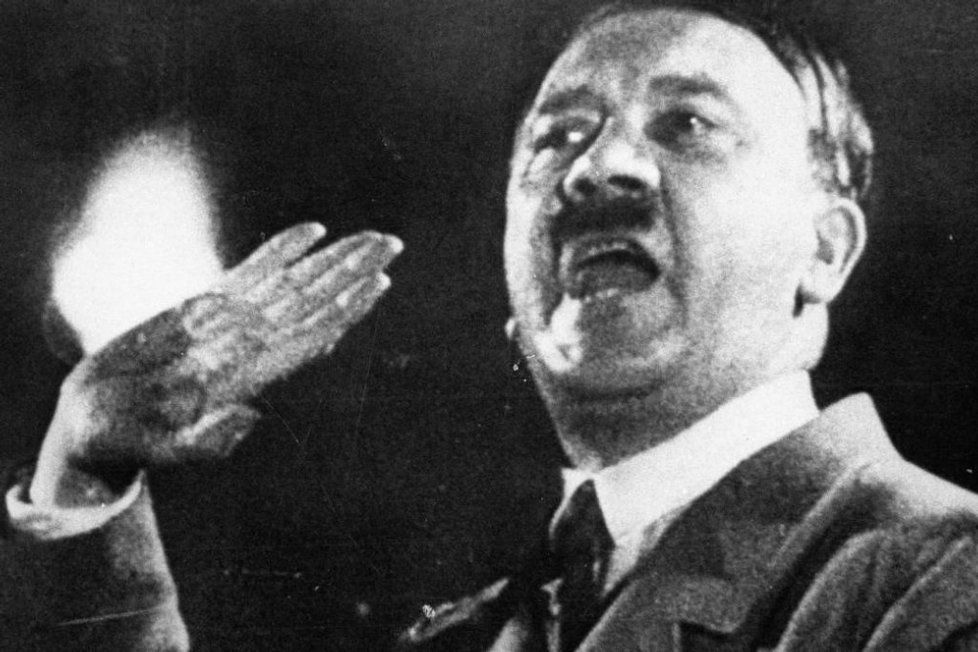 Hitler chtěl pomocí jaderné zbraně zničit Británii