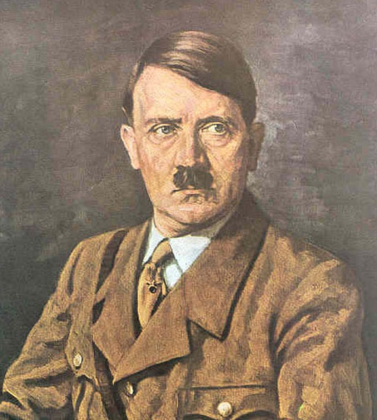 Adolf Hitler jak ho známe - s knírkem.