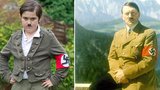Děti se měly převléct za vojáky: Chlapec přišel za Hitlera!