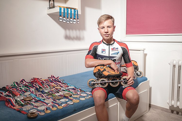 Adrian VAJANSKÝ: 13 let, Praha, úspěchy slaví v rychlobrus- lení, např. v roce 2019 získal 1. místo na European Cup Inline Speedskating overal 2019 – short a další.