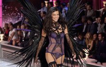 Přehlídka Victoria´s Secret: Adriana Lima & Doutzen Kroes! Černý & bílý anděl!